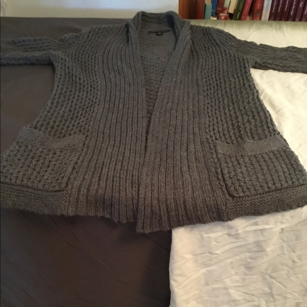 Short sleeve sweater